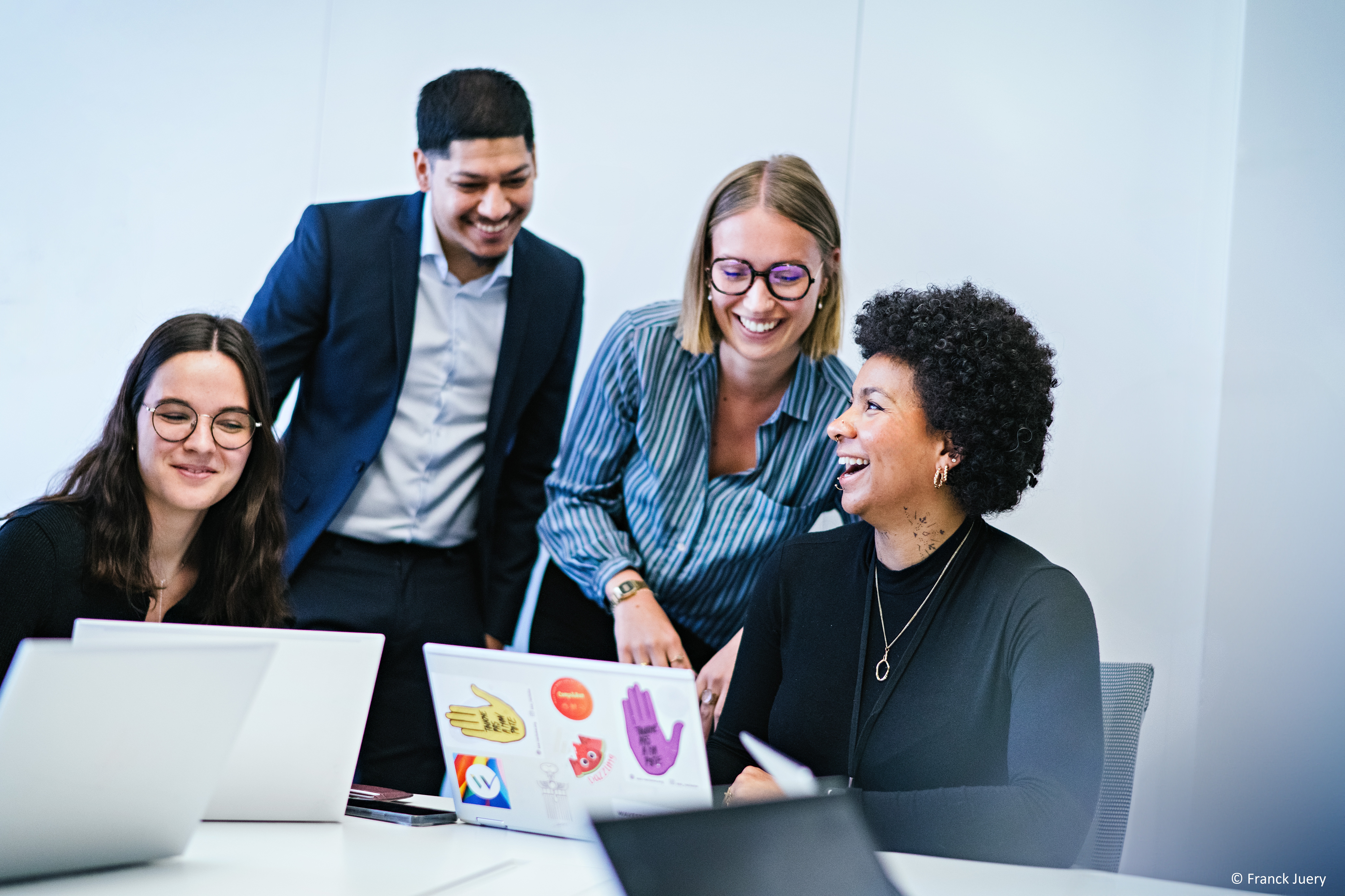 The picture shows how our people work together.